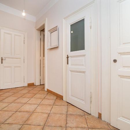 Large And Modern Apartment In The Heart Of 프라하 외부 사진