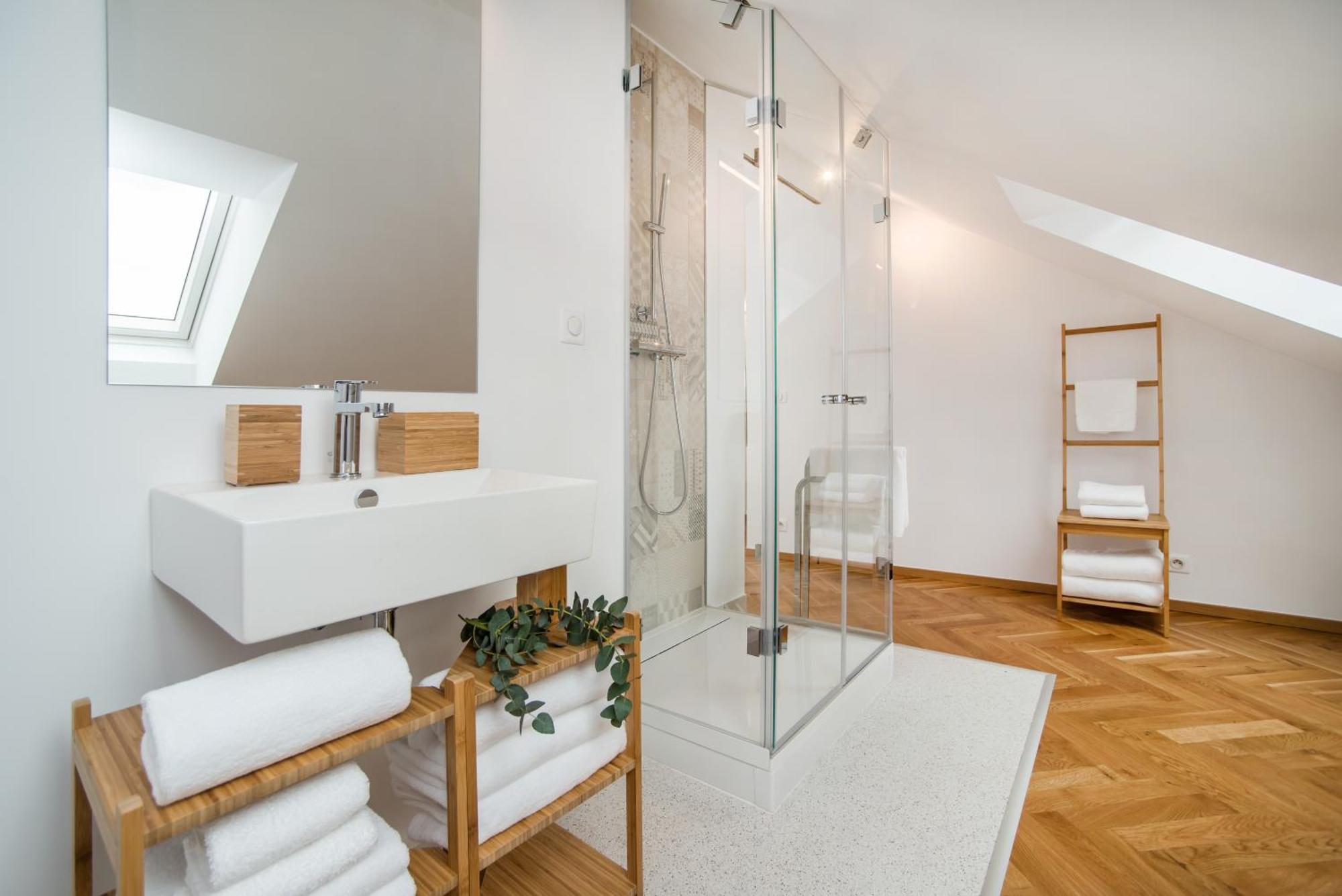 Large And Modern Apartment In The Heart Of 프라하 외부 사진
